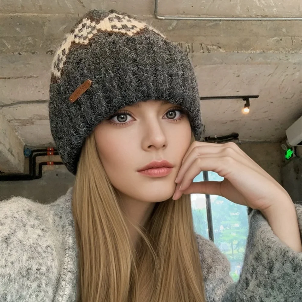 men-women-vintage-retro-nordic-geometric-cozy-warm-hat